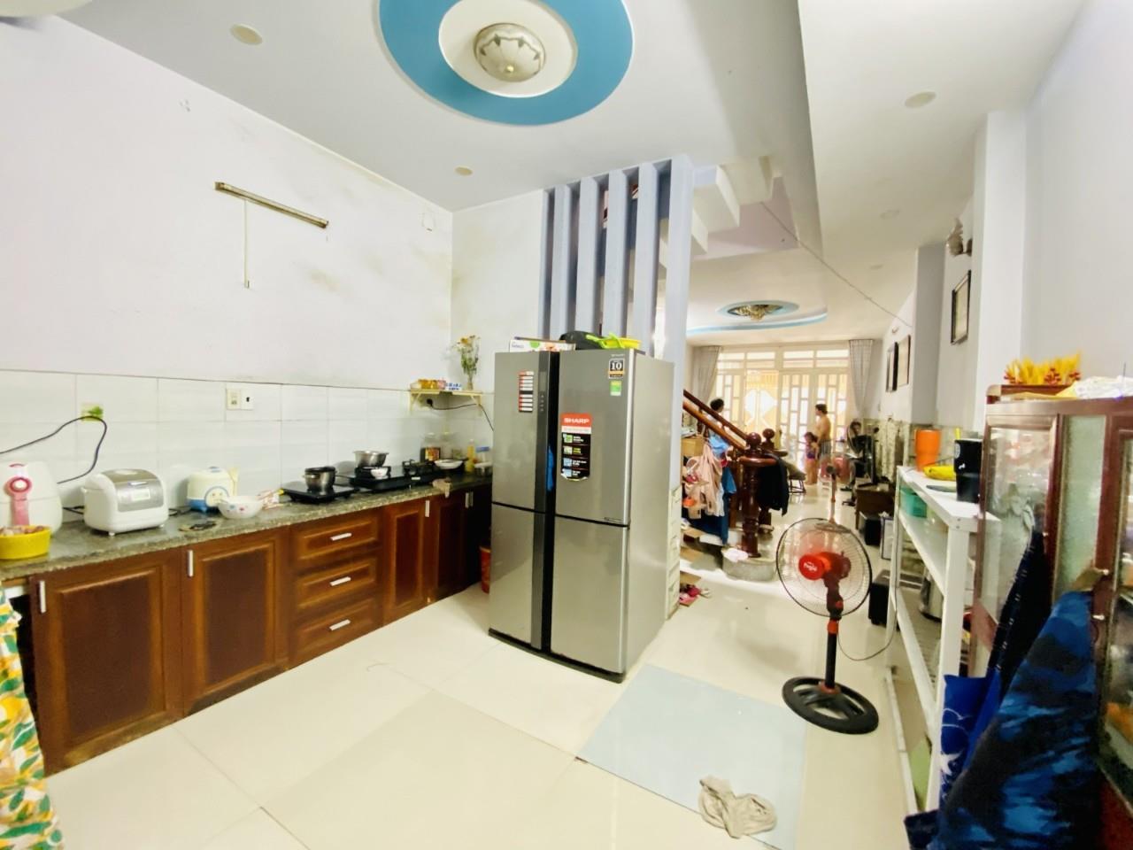 Nhà Phan Huy Ích. 48m2, hẻm 4m, 4 tầng, chỉ 4.4 tỷ.