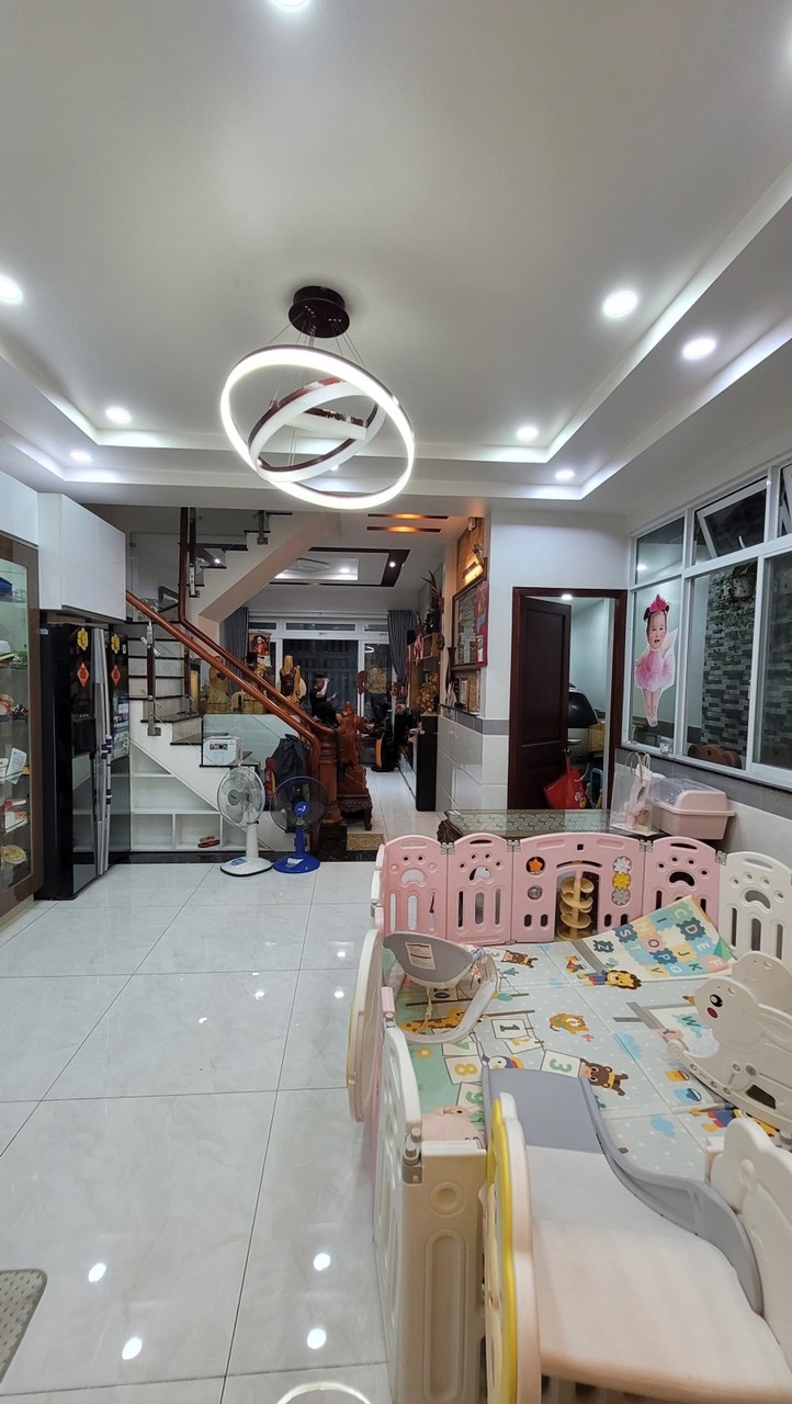 Bán Nhà Khu Vip Gò Dầu, Tân Phú, 3Tầng, Ngang 6m x 15m, Hẻm Xe Hơi,Chỉ Hơn 10 Tỷ