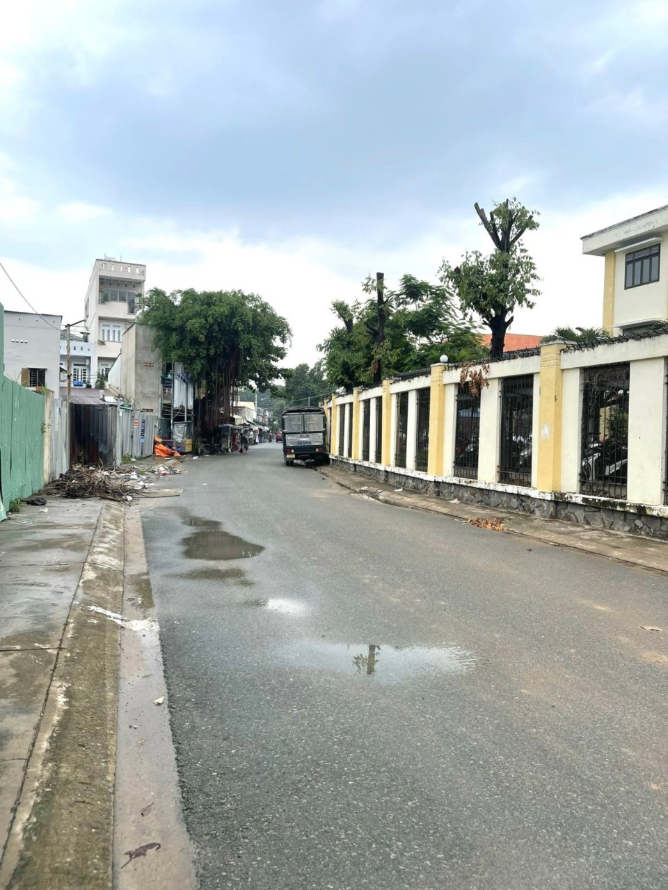 Bán nhà đường Kênh Nước Đen Bình Tân 4x15 hẻm xe hơi gần chợ Tân Hương..