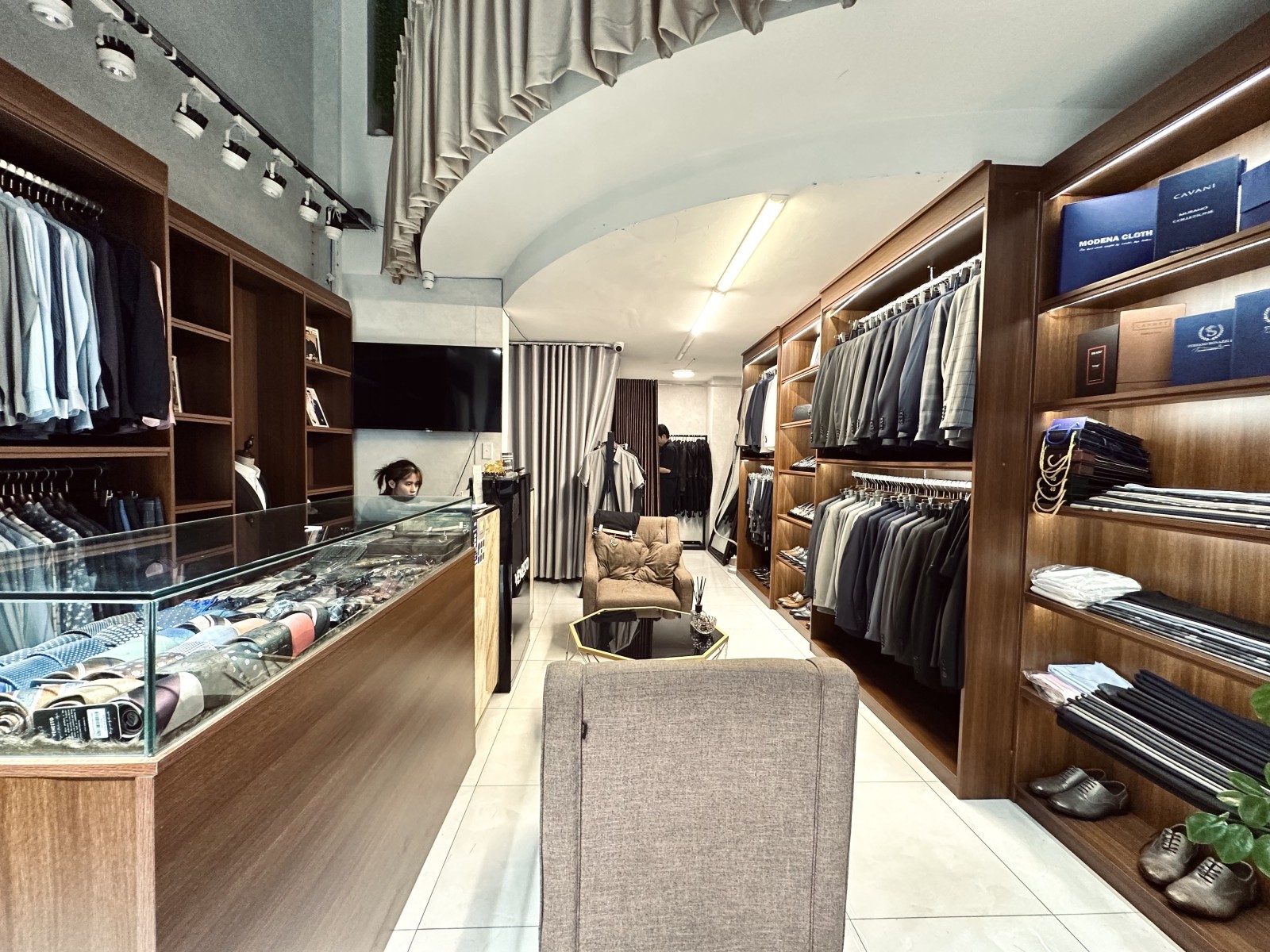 Mặt tiền KD P9 Phú Nhuận - Ngang hơn 4m nhà 6 Tầng bề thế - 12.5 tỷ.