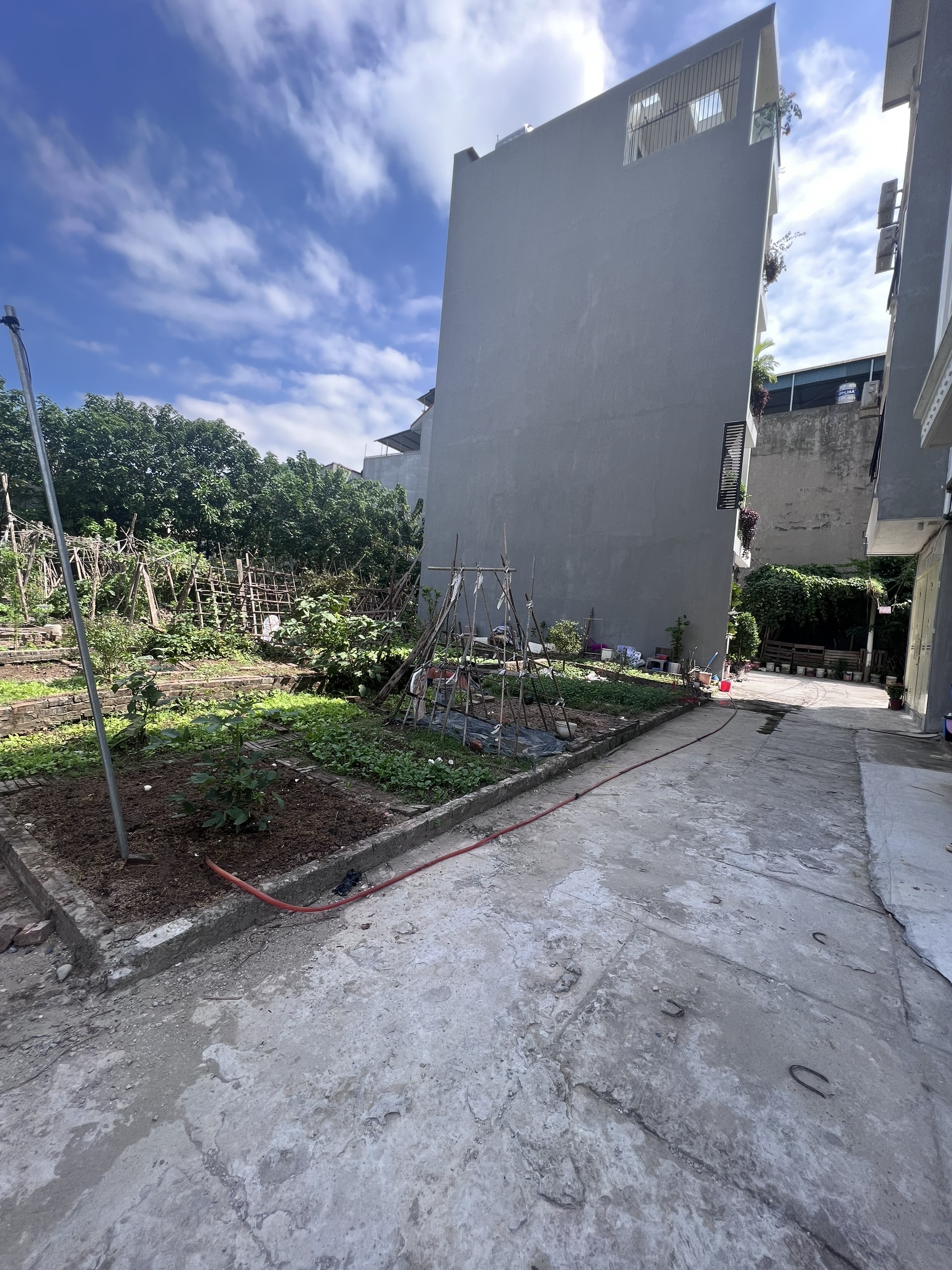 DUY NHẤT ! 2.4 tỷ sở hữu đất trung tâm Trâu Quỳ Gia Lâm, đường oto vào