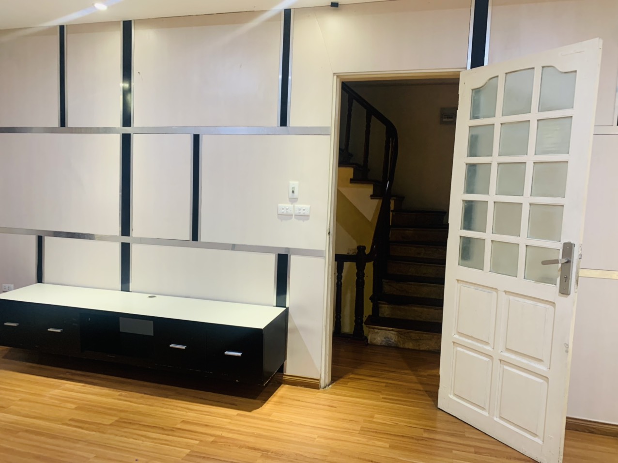 Do nhu cầu cả nhà hay đi công tác cần bán nhà Ngõ 20 Trương Định, Hai Bà Trưng, Hà Nội.