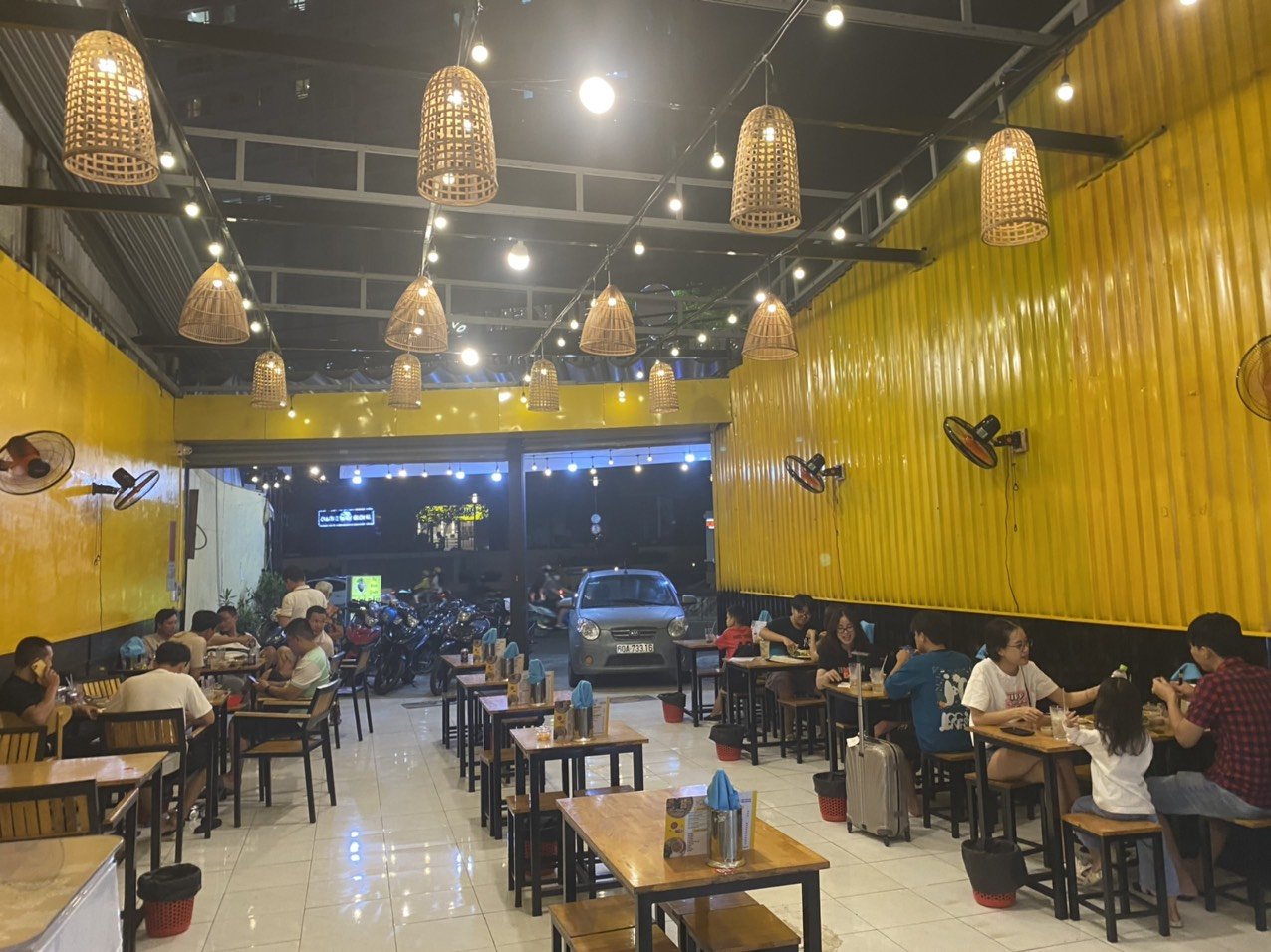 **CẦN SANG NHƯỢNG LẠI MẶT BẰNG ĐƯỜNG NGUYỄN HỮU THỌ – QUẬN 7 – TP. HỒ CHÍ MINH**.