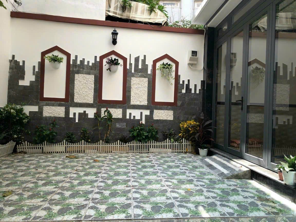 BÁN NHÀ PHÚ NHUẬN - DT 3.5 x 17m ( 100M RA PHAN XÍCH LONG ).