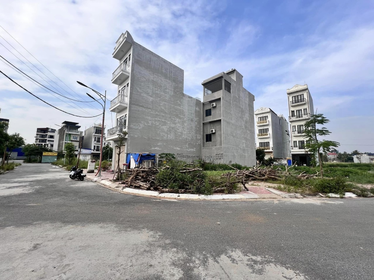 Bán gấp lô đất TĐC Hồ Sen, diện tích 52m, lô góc siêu đẹp GIÁ 4.13 tỉ.