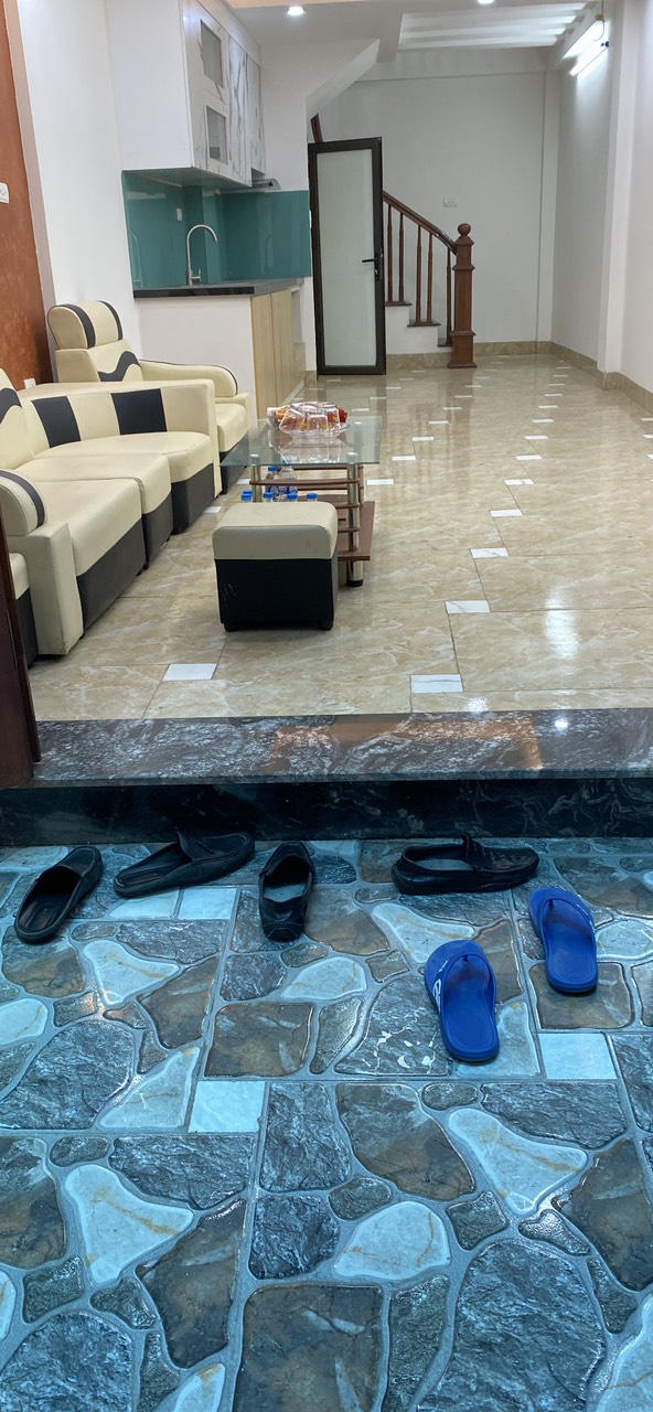 Bán nhà chính chủ ngõ phố Trung Liệt Đống Đa. DT 39m2 x 5.1T. Chủ tặng nội thất giá thỏa thuận.