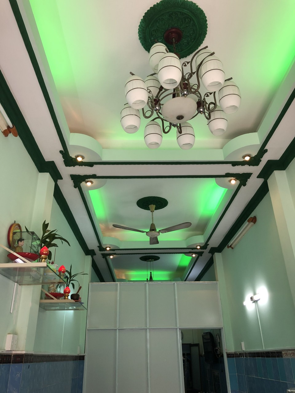 Cho thuê MTKD 12M Ngay Nguyễn Sơn quận Tân Phú 4 x 18- 3T BTCT -15 triệu.