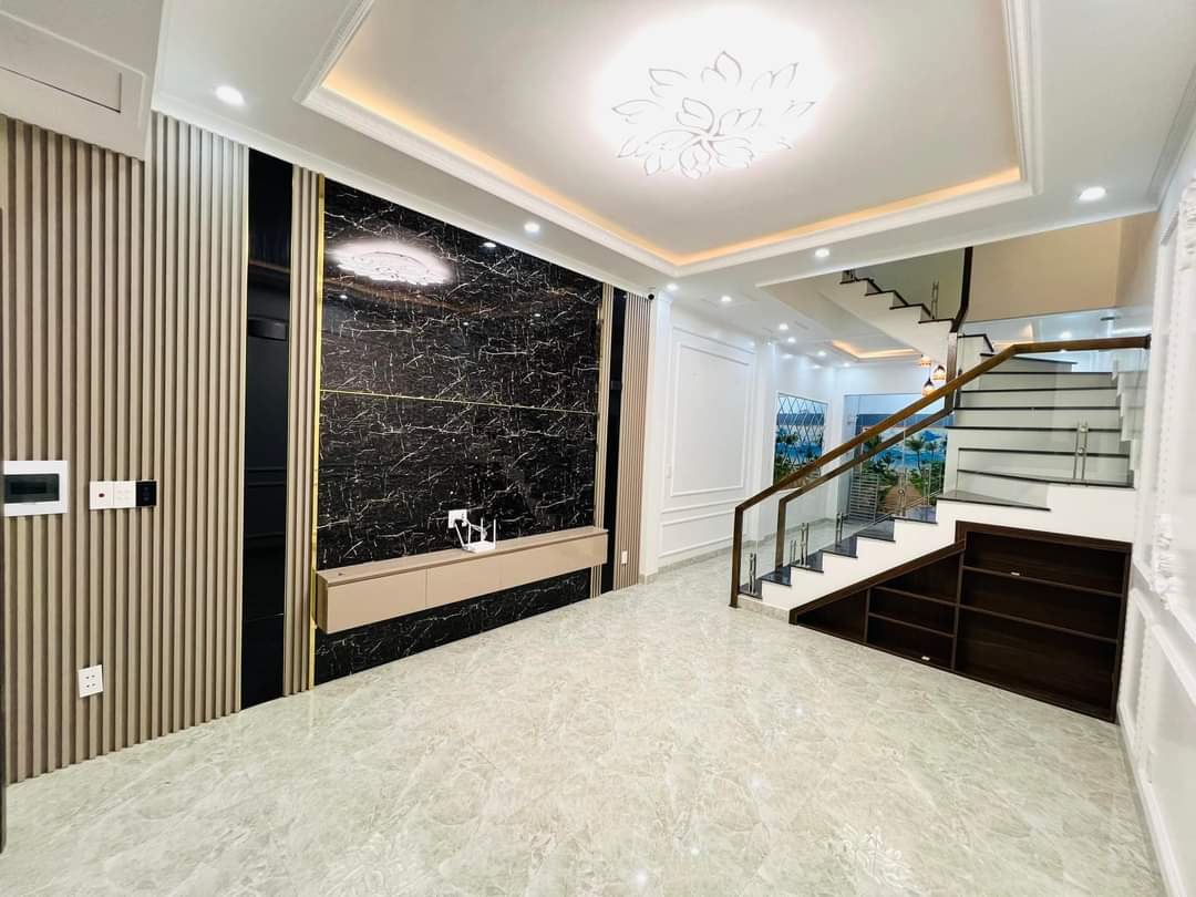 Bán nhà ngõ 250 Thiên Lôi, diện tích 45m 4 tầng GIÁ 2.45 tỉ