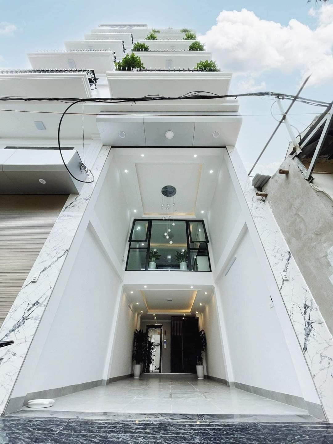 Bán nhà Phạm Ngọc Thạch, 48m2 x 7T x 11.4 tỷ, NGÕ THÔNG - THANG MÁY