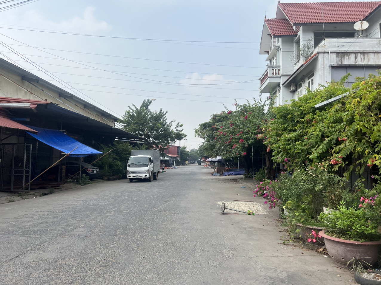 TRỤC CHÍNH TRỤC ĐƯỜNG 271 KINH DOANH BUÔN BÁN SẦM UẤT ĐA NGÀNH NGHỀ Diện tích 120 m mặt tiền 6 m giá nhỉnh 2 tỷ