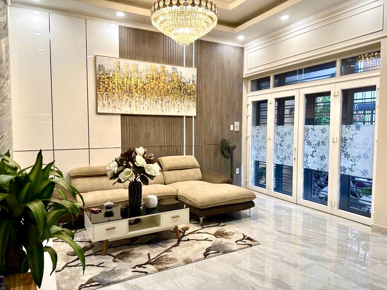 BÁN BIỆT THỰ TT QUẬN 1, DT 115m, NỞ HẬU - NGANG KHỦNG 6.5m - 5 TẦNG ĐẸP HƠN HÌNH CHỈ 2x TỶ