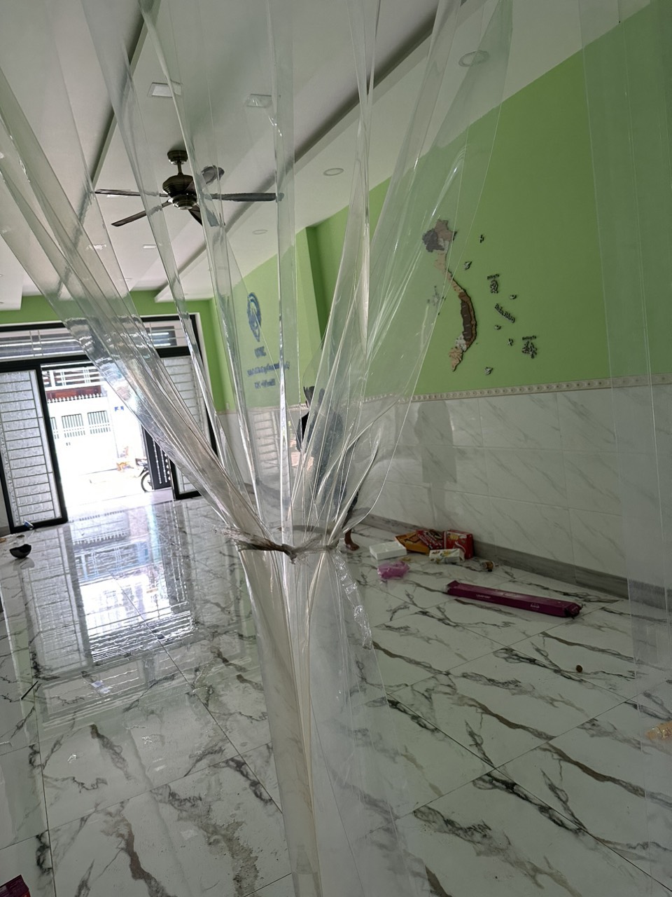 Cho thuê MTKD 12M thông Lũy Bán Bích quận Tân Phú 4 x 22M -2T -16 triệu TL