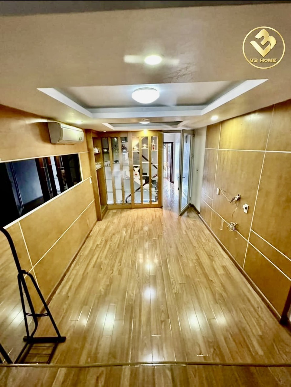 MT527. CHO THUÊ NHÀ MẶT ĐƯỜNG LÁN BÈ 3 PHÒNG NGỦ FULL NỘI THẤT