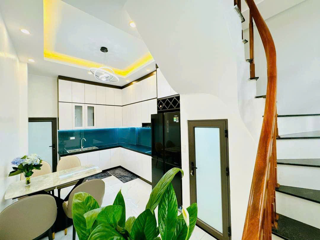 Phương Mai, Đống Đa 41m2, 4 tầng kinh doanh, giá hơn 5 tỷ
