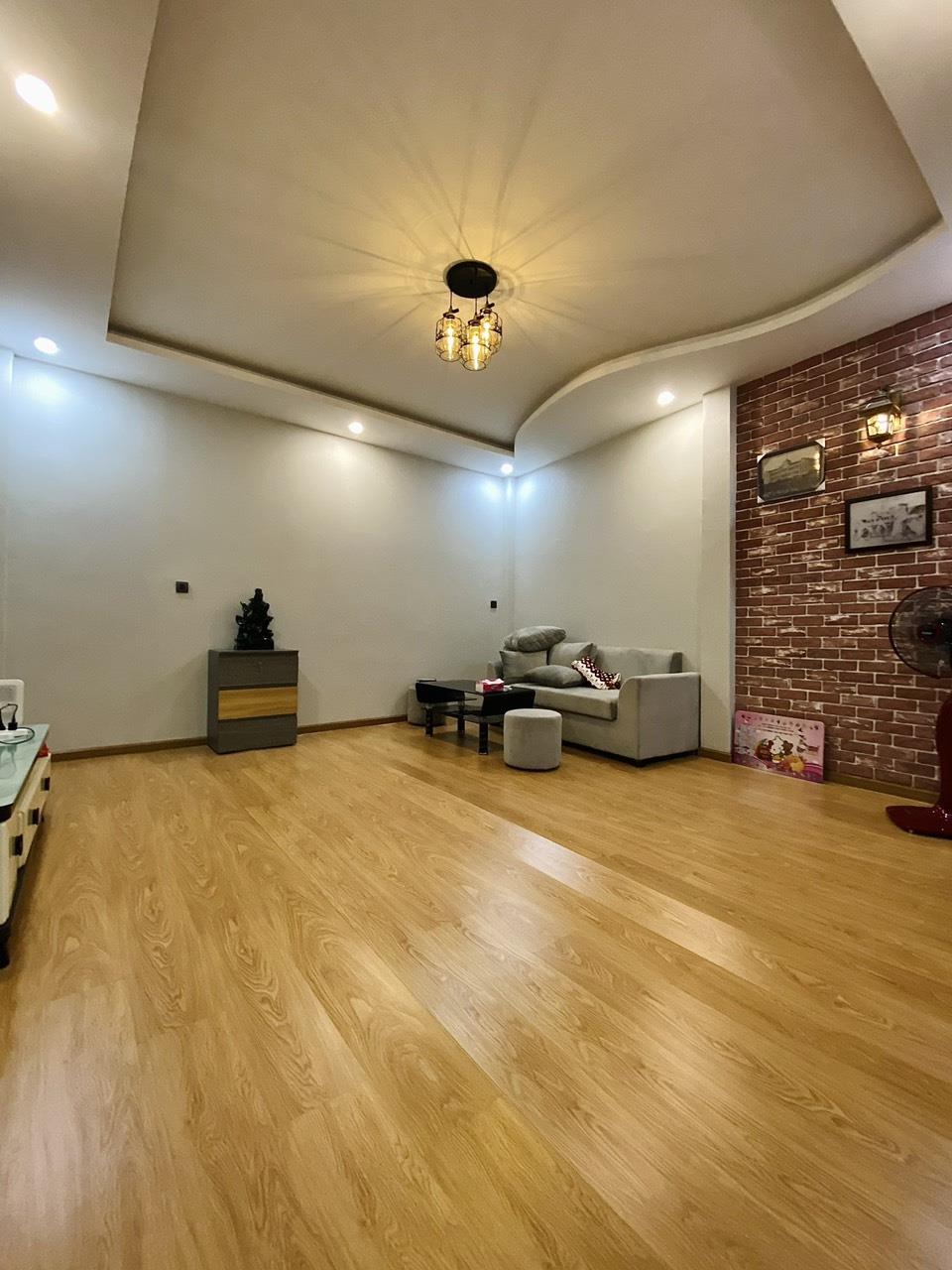 QUẬN 5 MỚI ĐẸP 45M2 - 3 BƯỚC RA MẶT TIỀN - CHỈ 4 TỶ x