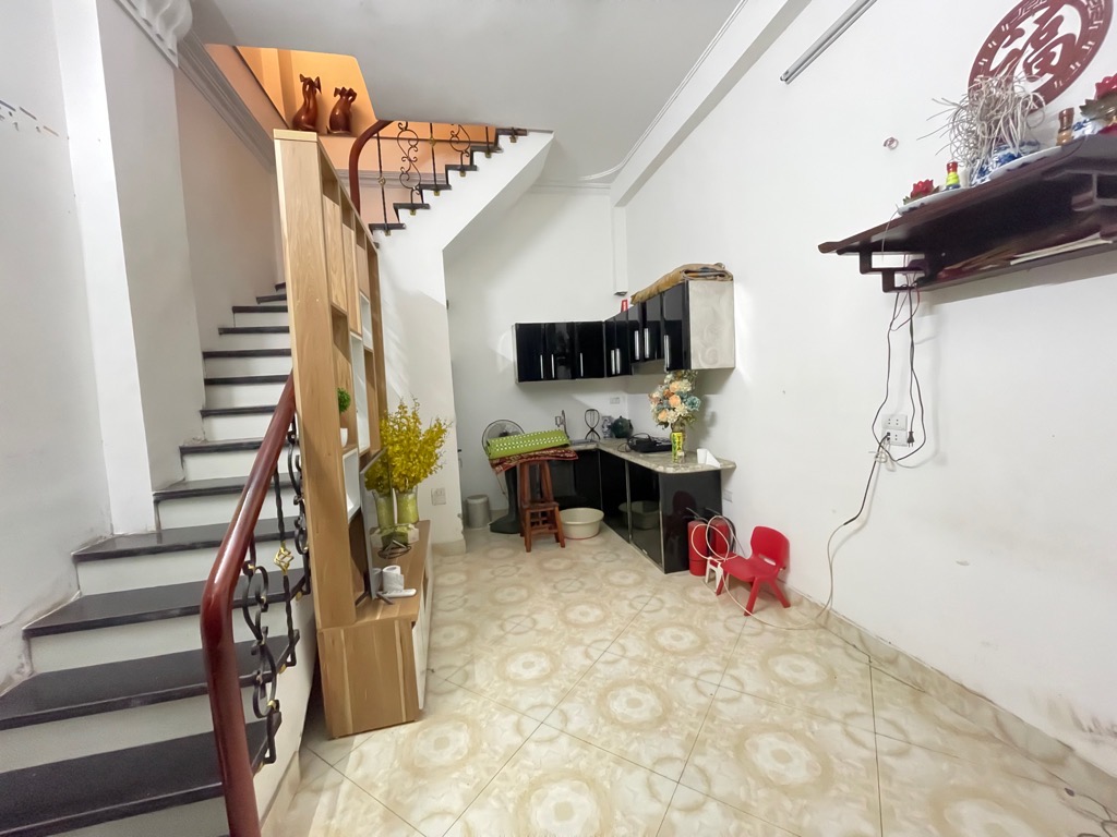 Bán nhà đẹp, trung tâm, Ngọc Lâm, ngõ xe máy tránh, gần phố, 24M, 2.3x tỷ