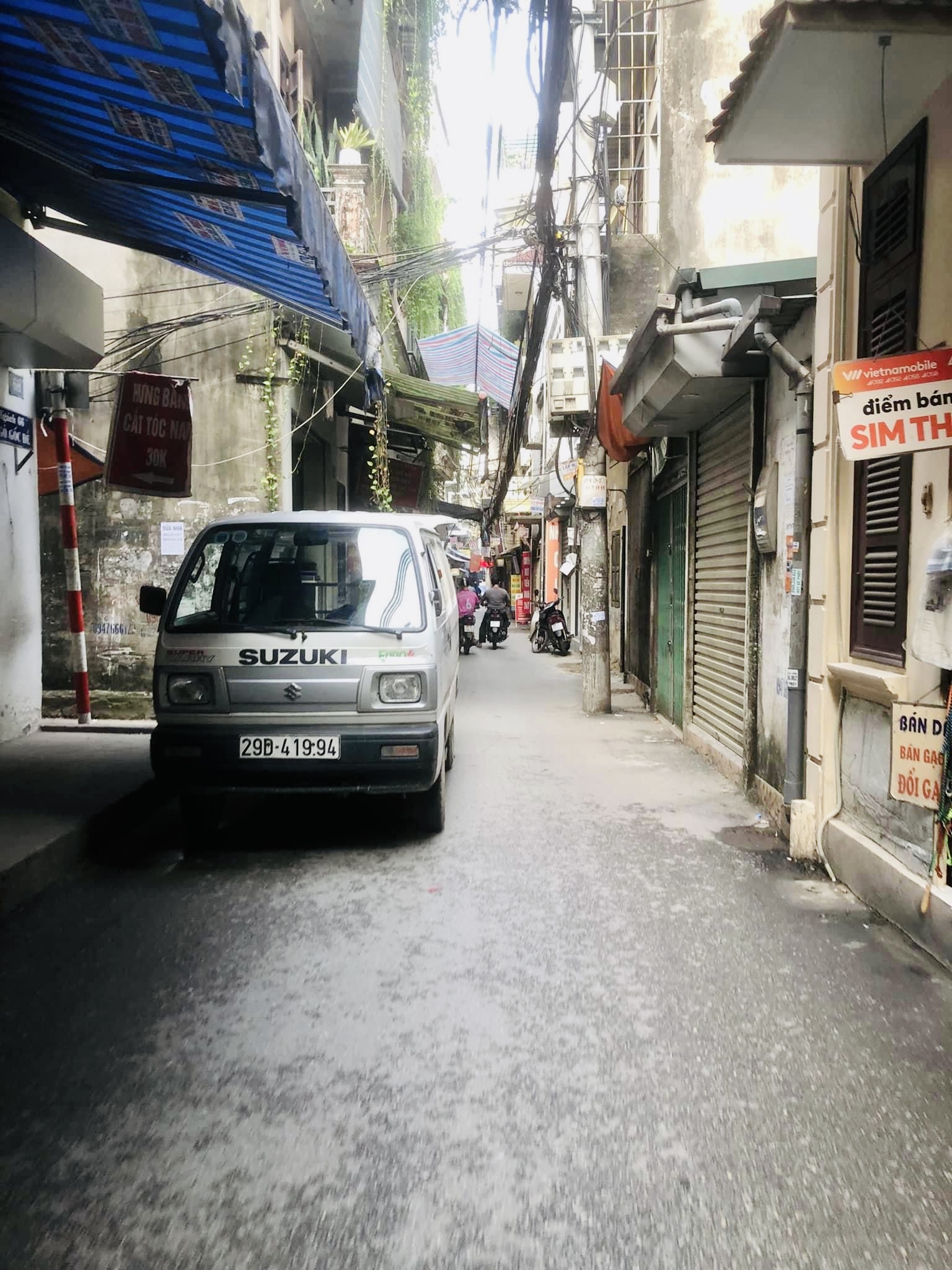 BÁN NHÀ NGÕ GỐC ĐỀ QUẬN HOÀNG MAI - 51M 3 TẦNG MT 3.5M - CHỈ HƠN 4 TỶ 5M RA MẶT NGÕ OTO TRÁNH NHÀ ĐẸP SỔ ĐỎ VUÔNG