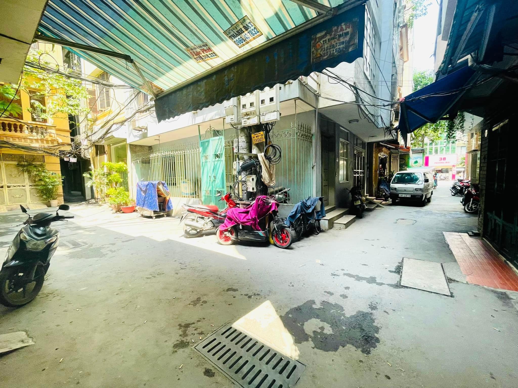 Phố Phương Mai, Đống Đa -Sát oto - 20m ra phố - DT 30m - 5 Tầng - 3.7 tỷ