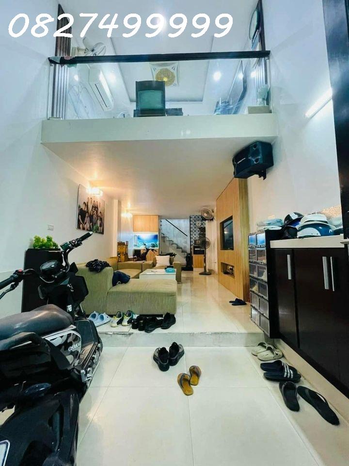 Phải nhanh mới kịp! Khu vực gần Hoàng Cầu, 4PN, DT 52m2*4T giá 5,05 tỷ