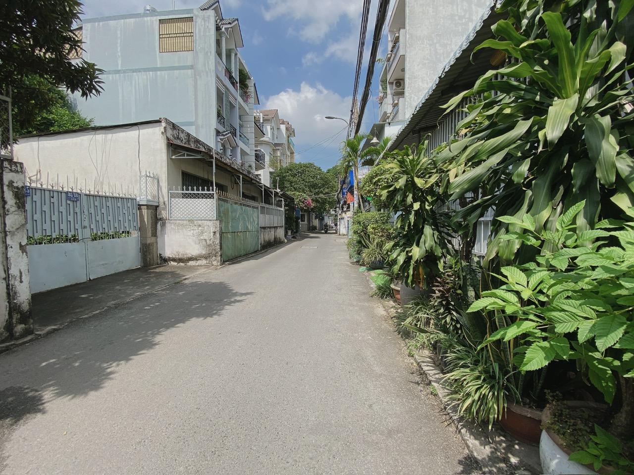 Bán nhà 2 Tầng , Hẻm nhựa xe tải tiện kinh doanh , 4️⃣4️⃣m2 - Giá 2️⃣.8️⃣ Tỷ .