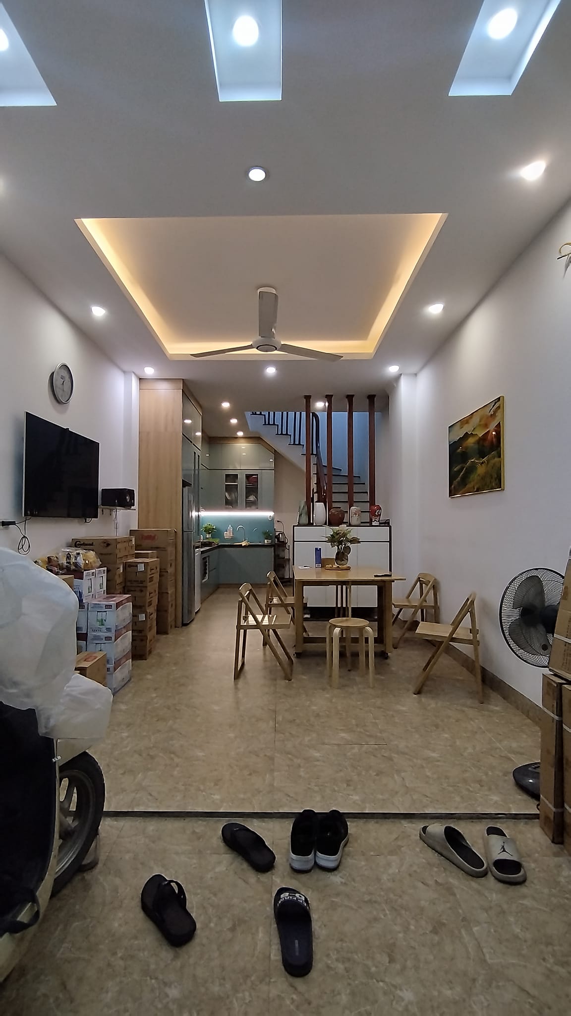 4,7 tỷ - 37m2 LÔ GÓC PHÚ DIỄN NHÀ ĐẸP NGÕ THÔNG, Ô TÔ ĐỖ CỬA, DÂN XÂY THIẾT KẾ HIỆN ĐẠI