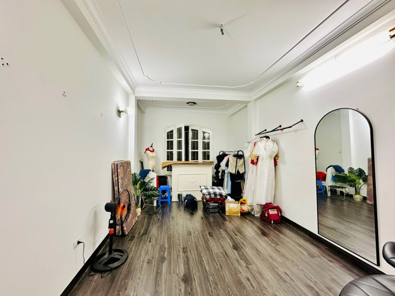 Bán nhà Âu Cơ- Tây Hồ 62m-HAI THOÁNG-DÂN XÂY- 3 gác tránh gần phố chỉ 8.x tỷ