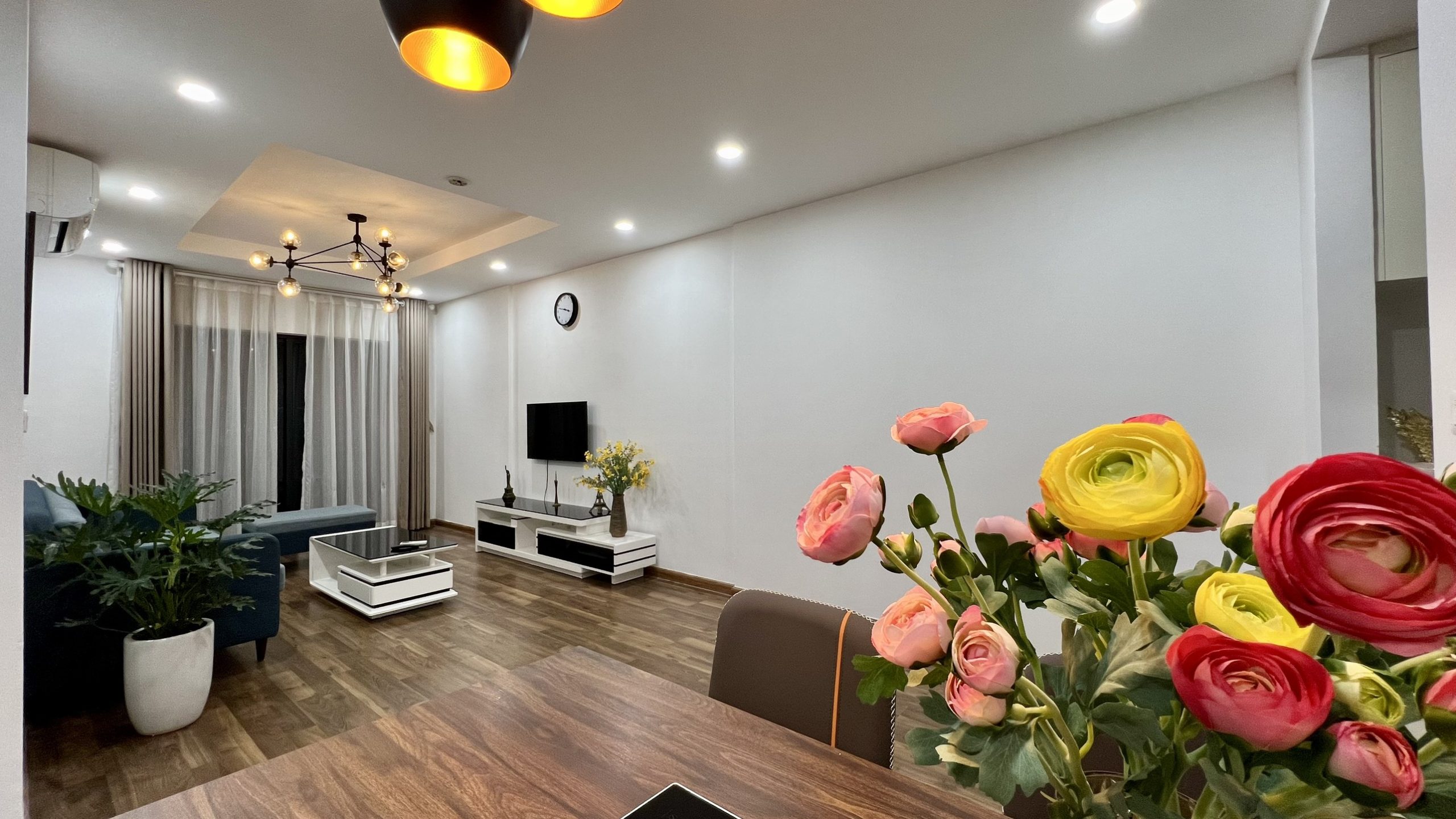 Bán căn hộ R3 Goldmark city Hồ Tùng Mậu, 103m2, FULL nội thất như hình, giá 4.35 tỷ.