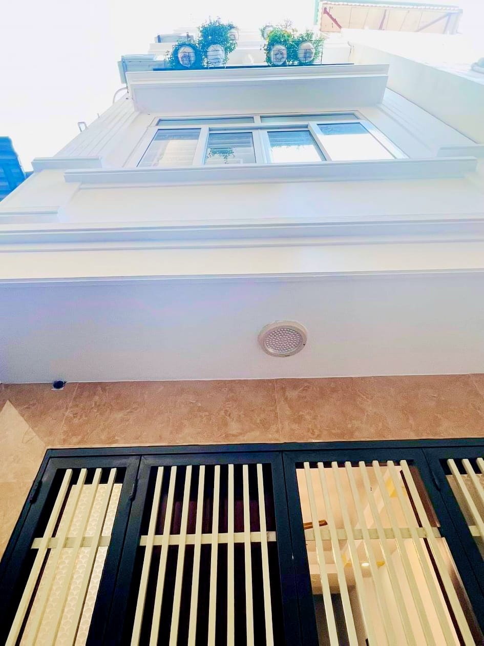 BÁN NHÀ PHỐ THỤY KHUÊ QUẬN TÂY HỒ LÔ GÓC HAI MẶT NGÕ - 3 MẶT THOÁNG - NHÀ MỚI - DT:35M2 5 TẦNG MT:3.6M GIÁ:4 x TỶ