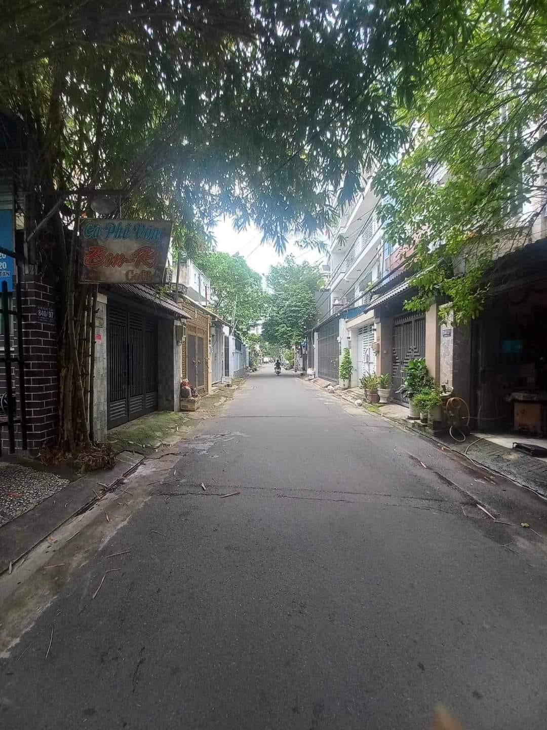 Giảm sâu chỉ còn 5,5 tỷ - BÁN NHÀ - HƯƠNG LỘ 2 - HXH - 5MX16M - 4 TẦNG ĐẸP LUNG LINH