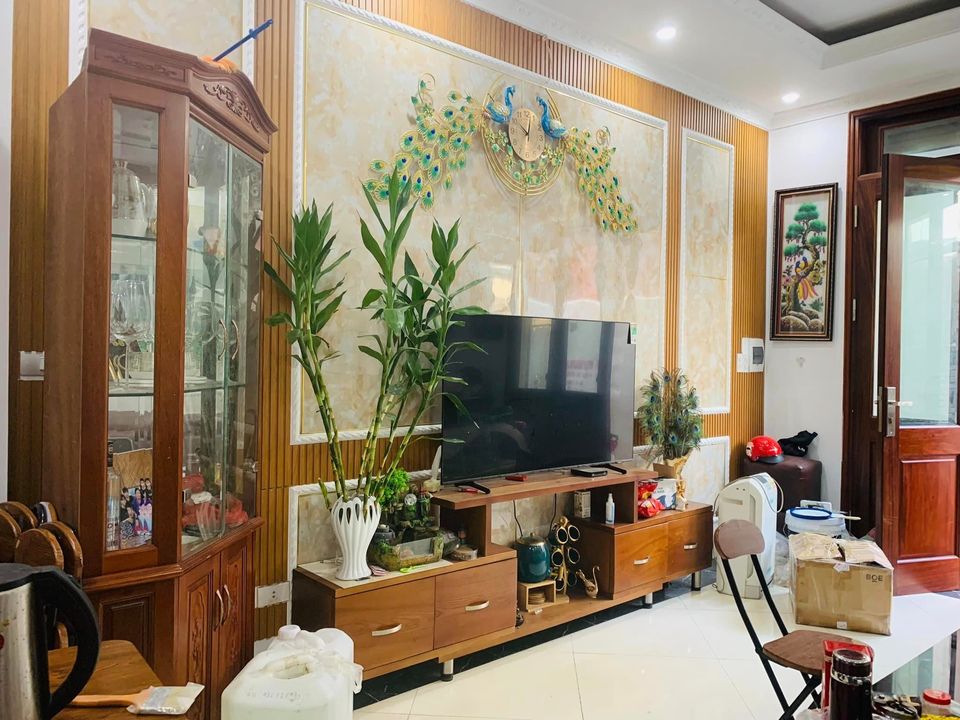 Bán nhà phố Phú Đô, 35m2, 6 tầng, nhà mới, ở ngay, giá 3.95 tỷ.