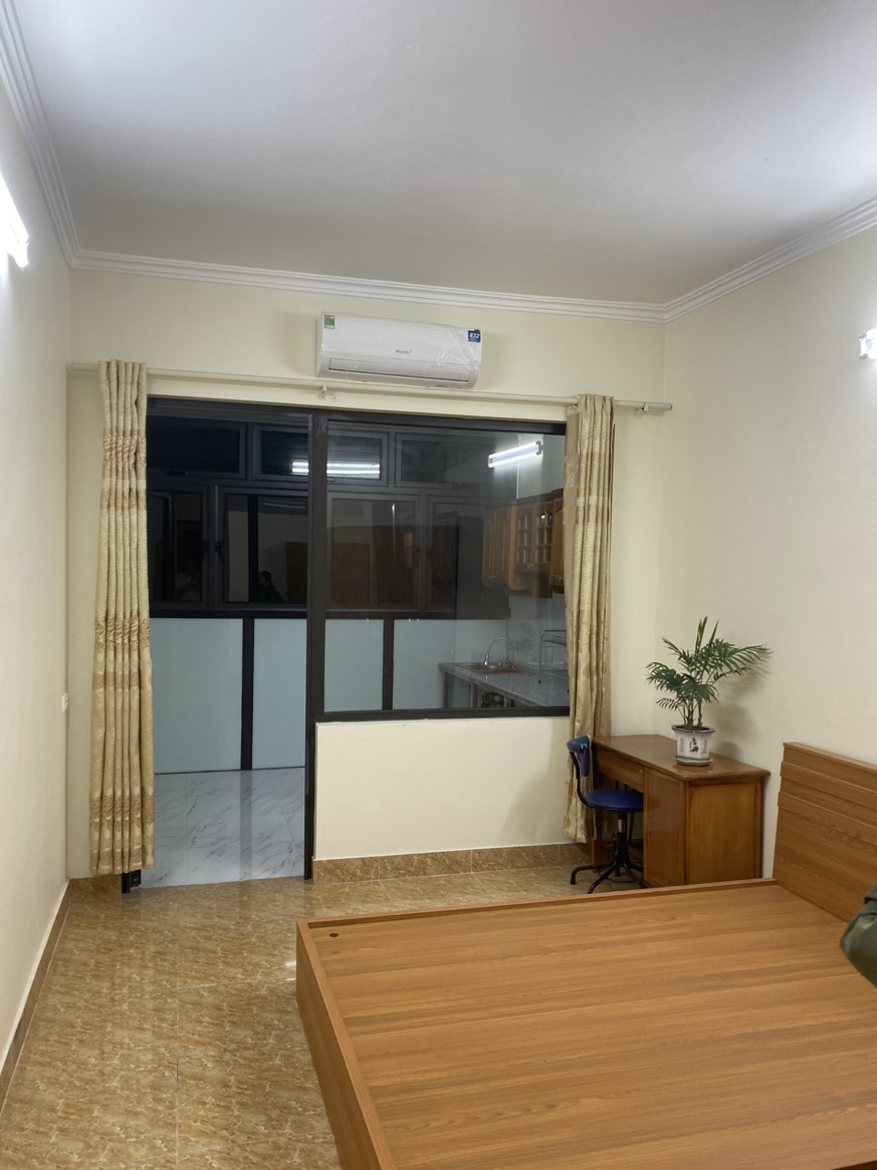 Cho thuê Căn hộ dịch vụ siêu đẹp 1N,1K tại Phố Tam Đa, Thụy Khuê. Chỉ 4tr