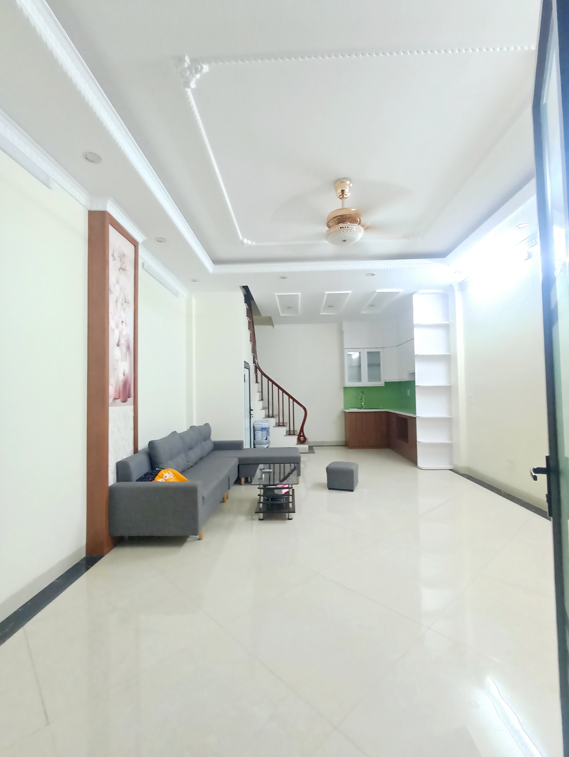 Bán nhà mới 5 tầng ngay Ngã tư Vọng, HN - DT 40m2, MT 4m - Cách đường ô tô 20m