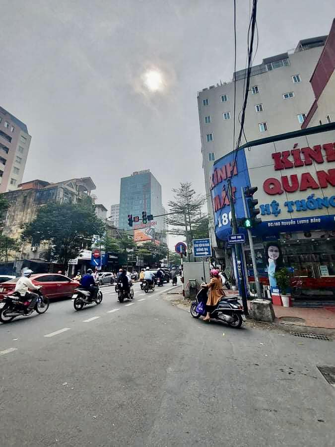 PHỐ VIP ĐỐNG ĐA TÔN ĐỨC THẮNG, OTO THÔNG, KINH DOANH, Ở LÕI ĐỐNG ĐA 90M, 4T, MT 4M, NHỈNH 8 TỶ. 0937651883.