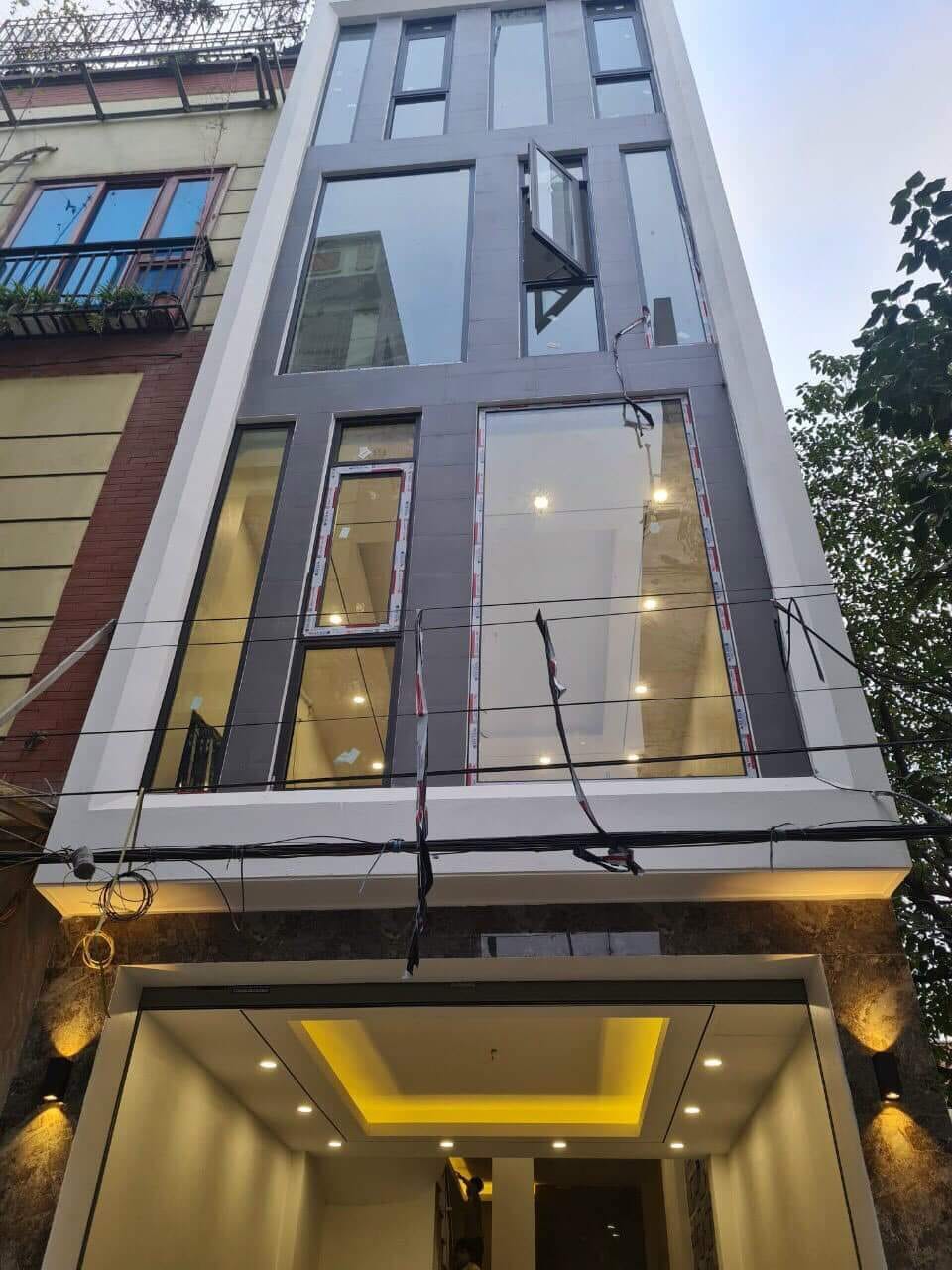 BÁN NHÀ PHỐ THÁI HÀ, ĐỐNG ĐA, Ô TÔ VÀO NHÀ, 48M2 x 5T, MT 4.5M, CHỈ 9.5 TỶ