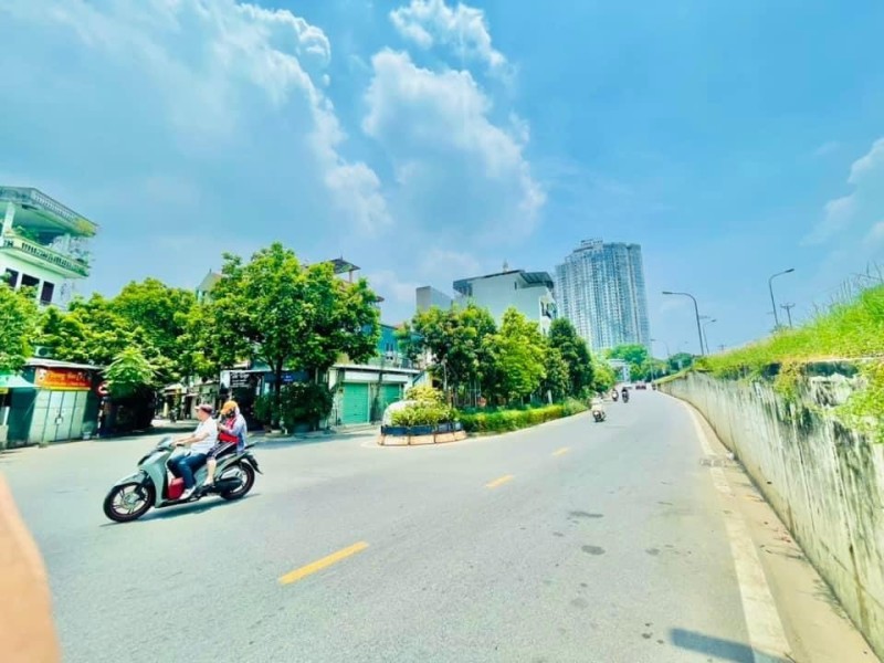 NHÀ ĐẸP NGỌC THỤY - LÔ GÓC - THOÁNG SÁNG VĨNH VIỄN - NHÀ DÂN XÂY SIÊU ĐẸP - GARA - THANG MÁY - MẶT TIỀN RỘNG - GẦN HỒ