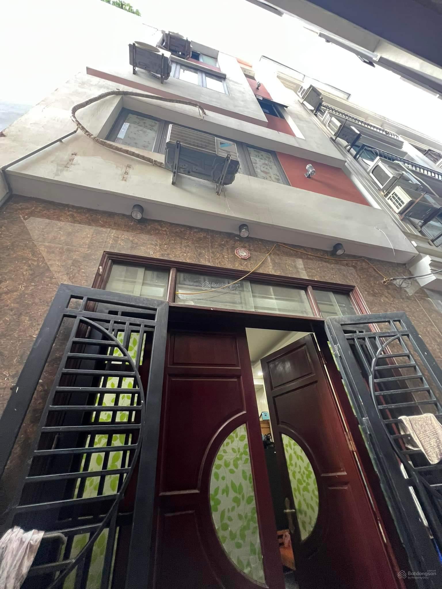 Bán nhà 34m2 x 5 tầng, mặt tiền 4.6m, đường Thạch Bàn, Quận Long Biên, gần hồ - 2.9 tỷ