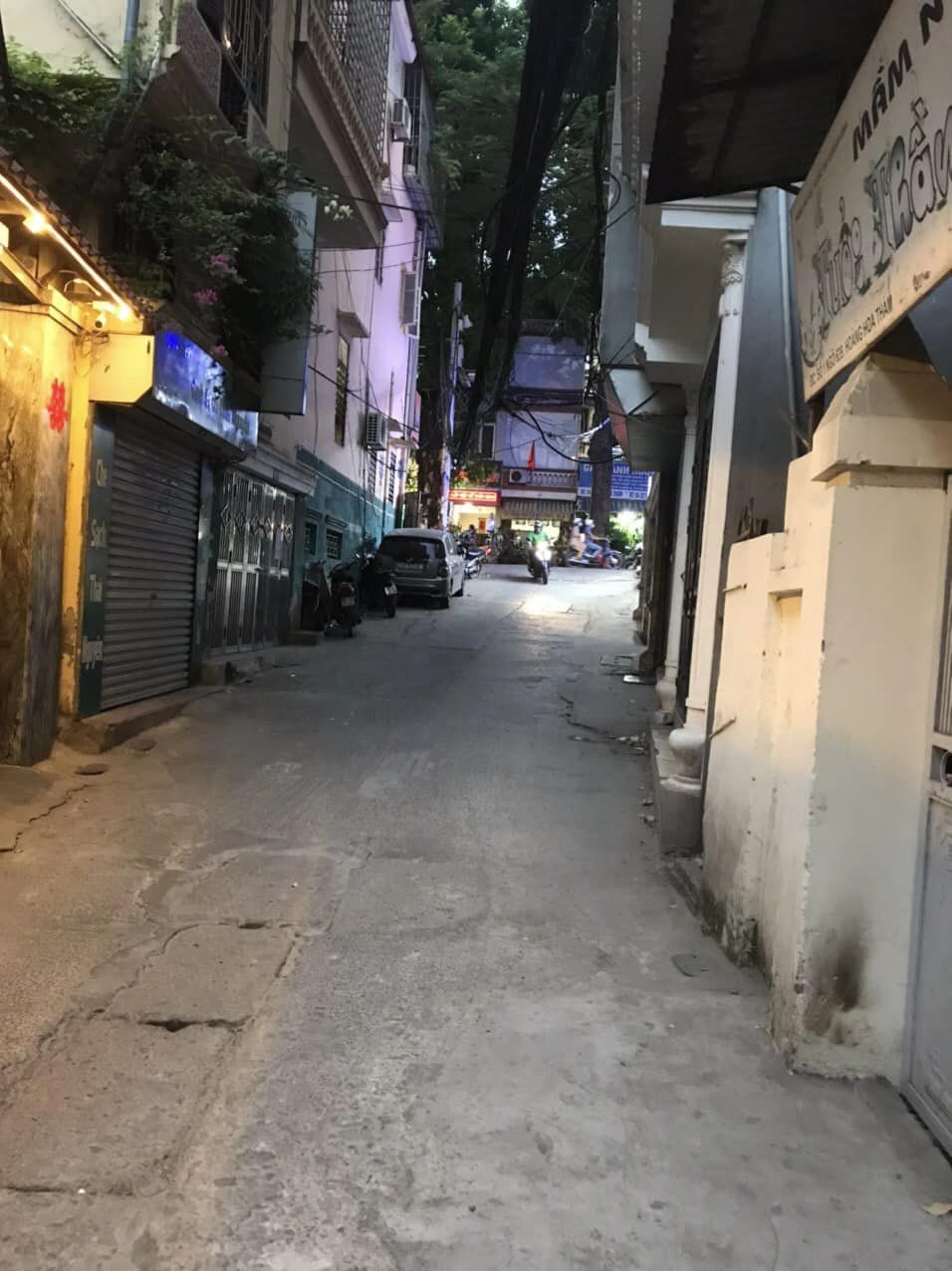 Bán nhà phố Hoàng Hoa Thám, Ba Đình gần phố, kinh doanh nhỏ 4 tầng 20m2 giá 2.6 tỷ