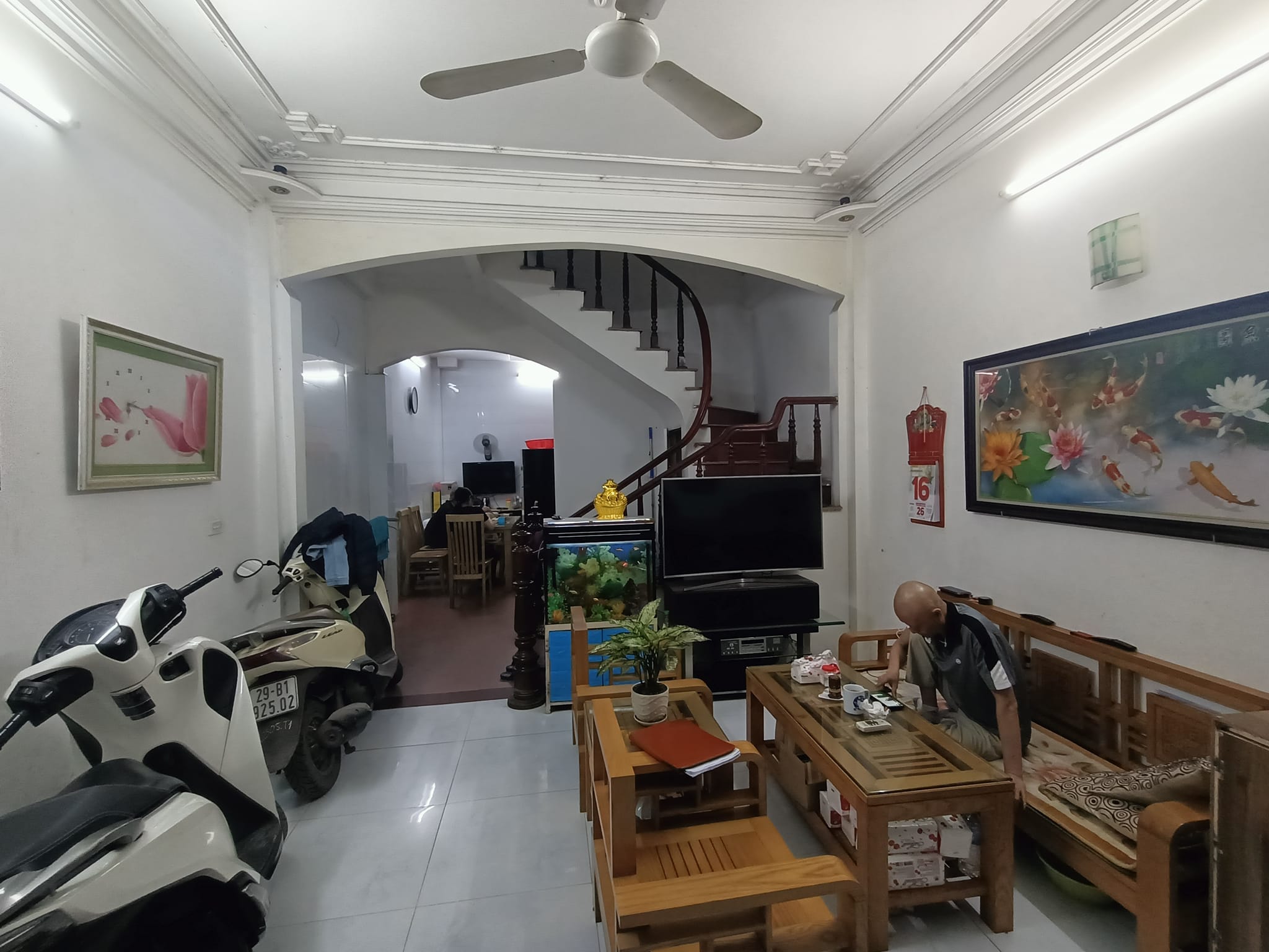 Bán nhà phố Đê La Thành, Đống Đa, ở ngay 4 tầng 38m2 giá 4.8 tỷ