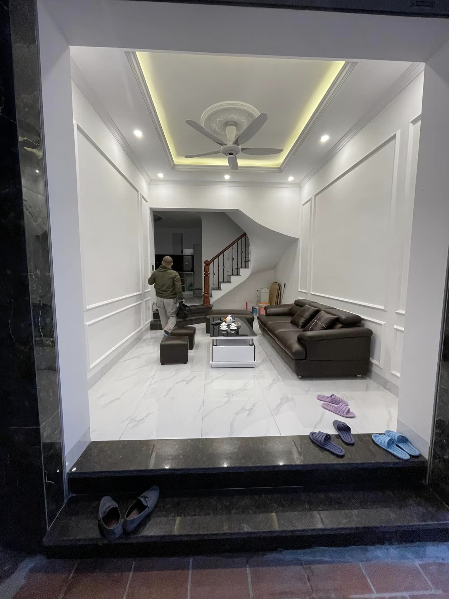 Bán nhà phố Thịnh Quang, Đống Đa, gần phố, ở ngay 5 tầng 47m2 giá 5.65 tỷ