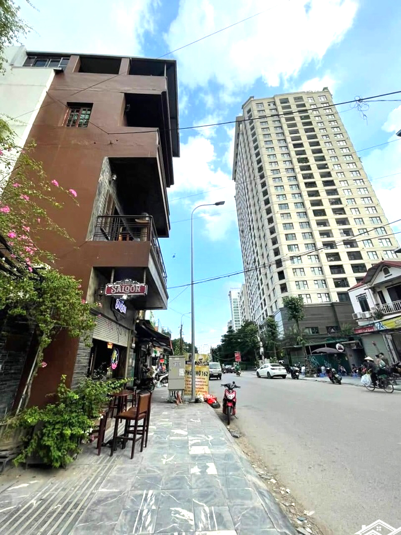 Bán Nhà Mặt Phố Xuân Diệu, 70m2 x 5T, MT 5.5m, Vỉa Hè, Kinh Doanh Vô Địch, 28 Tỷ