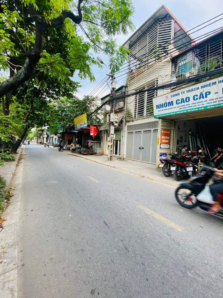 PHỐ LÊ TRỌNG TẤN – Ô TÔ TRÁNH – VỈA HÈ – KINH DOANH – 108M2 – MT 5M = 11 TỶ.