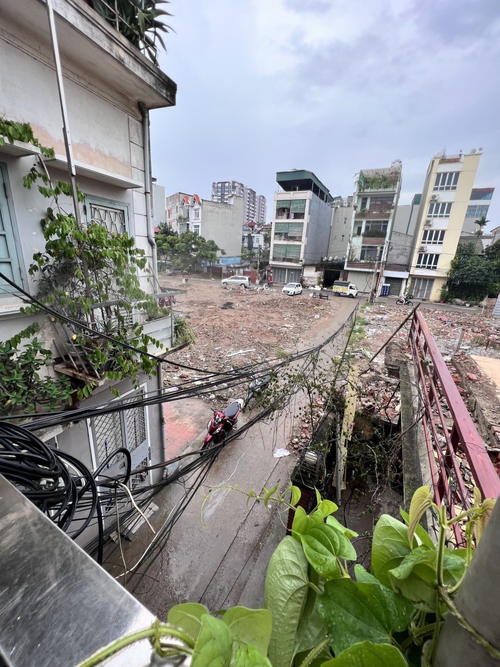 NHÀ NGUYỄN VĂN SÁT PHỐ HỒNG TIẾN - NGÕ Ô TÔ, Ô TÔ VÀO NHÀ - CÁCH ĐƯỜNG HỒNG TIẾN CHỈ - VỊ TRÍ ĐẮC ĐỊA