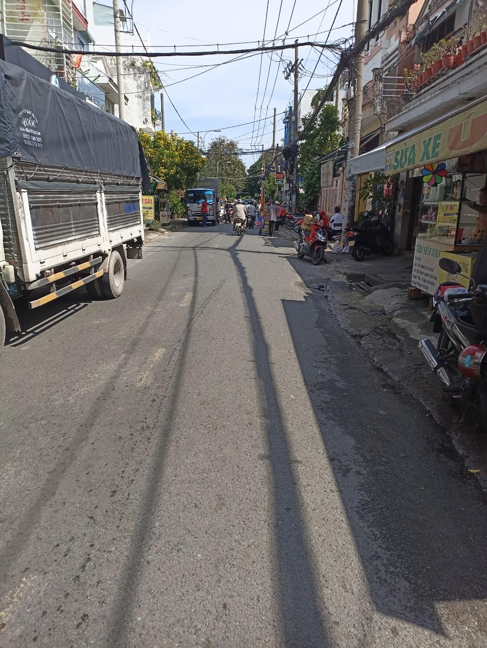 Nhà bán,3 tầng,70m,7x10m2,Hẻm 8m,phạm văn chiêu,gò vấp,gia:5,9t