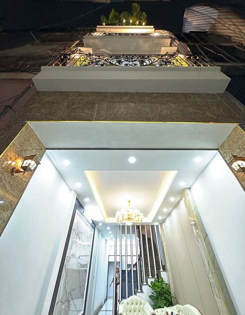 HIẾM! PHÂN LÔ PHỐ HOÀNG VĂN THÁI, ÔTÔ ĐỖ, NHÀ ĐẸP Ở NGAY 44M2X4T 5TỶ88