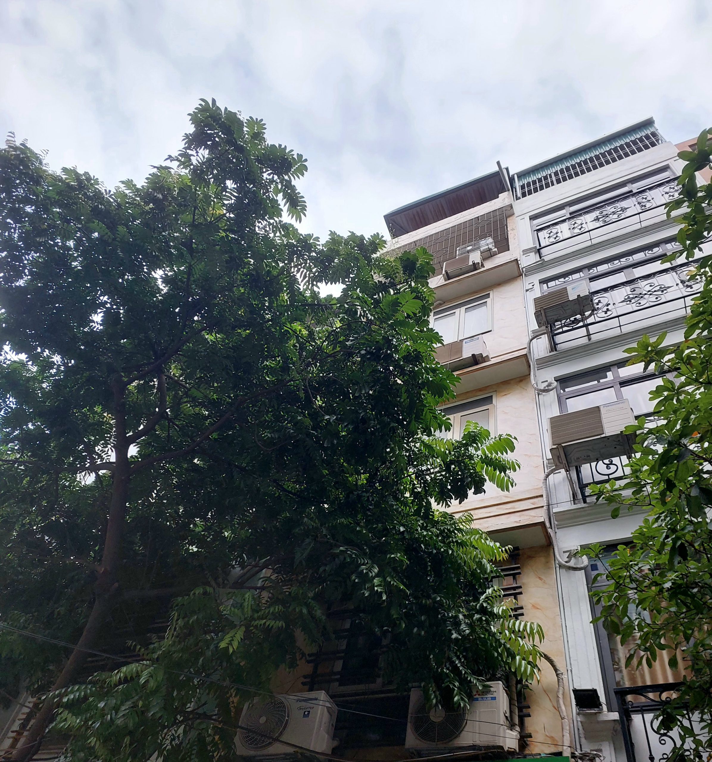 BÁN NHÀ MẶT PHỐ PHÂN LÔ KHU ĐỀN LỪ - HOÀNG MAI -HN. ĐƯỜNG RỘNG 12M, VỈA HÈ, CÂY XANH , Ở+KINH DOANH SẦM UẤT. DIỆN TÍCH 35 M2 -4 TẦNG - 8.7 TỶ. SỔ ĐỎ.