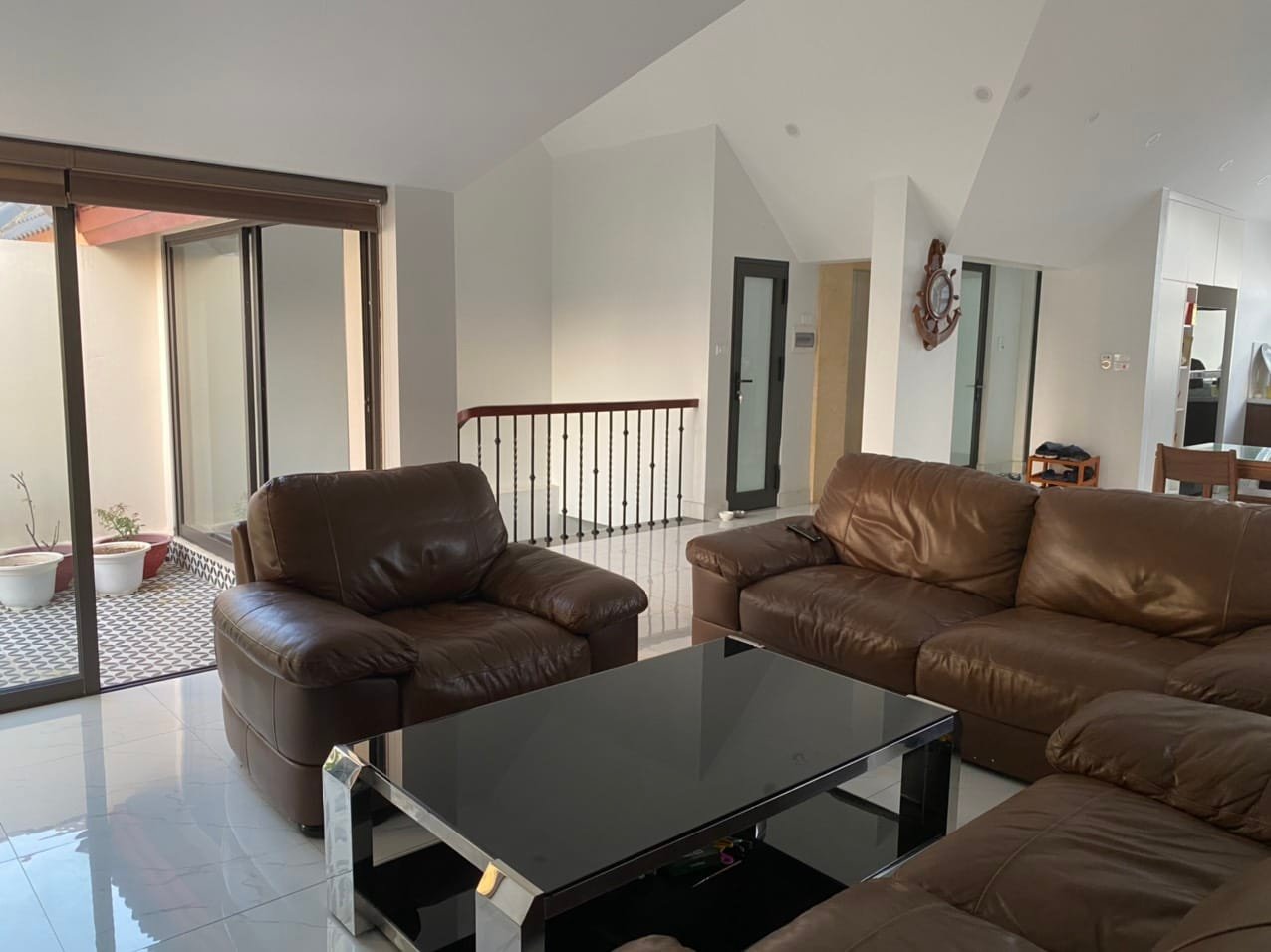 Lô góc, ô tô tránh đỗ, vỉa hè rộng, thang máy, ở + kinh doanh