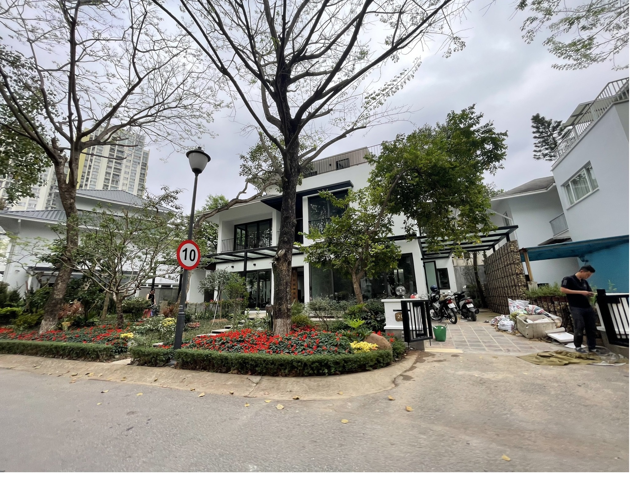 Bán nhà Liền kề ( xây để bán Phú Diễn)Nguyễn Cơ Thạch kéo dài Mỹ Đình 85m 19 tỷ.