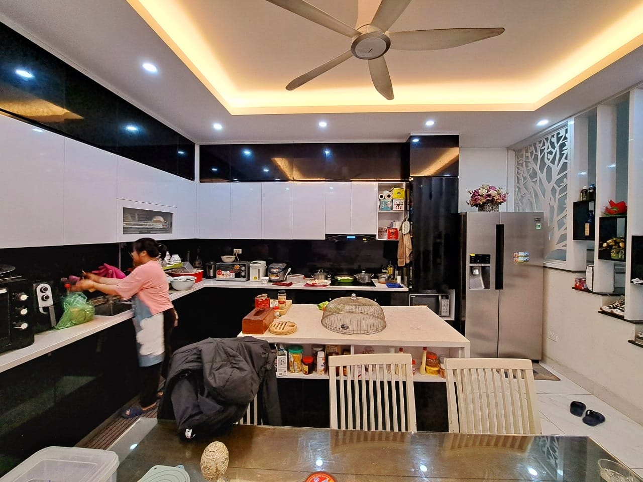 94m2