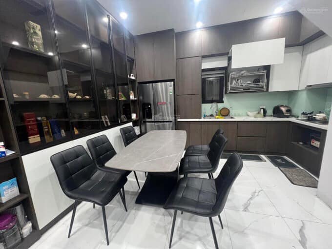 Bán nhà Đường Láng 40m2x5 tầng, lô góc 2 thoáng, ngõ rộng 3m chỉ 6.8 tỷ.