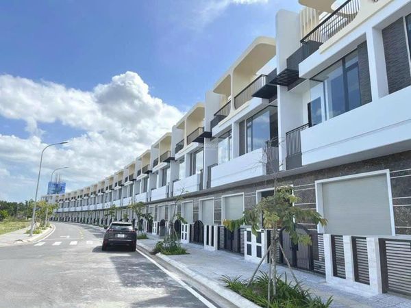 Bán Nhà 1T2L dự án The Light City, Đã Nhận Bàn Giao Nhà, Diện Tích 100m2 Giá CDT 6.1 tỷ. LH e xem nhà: 0373*817*178